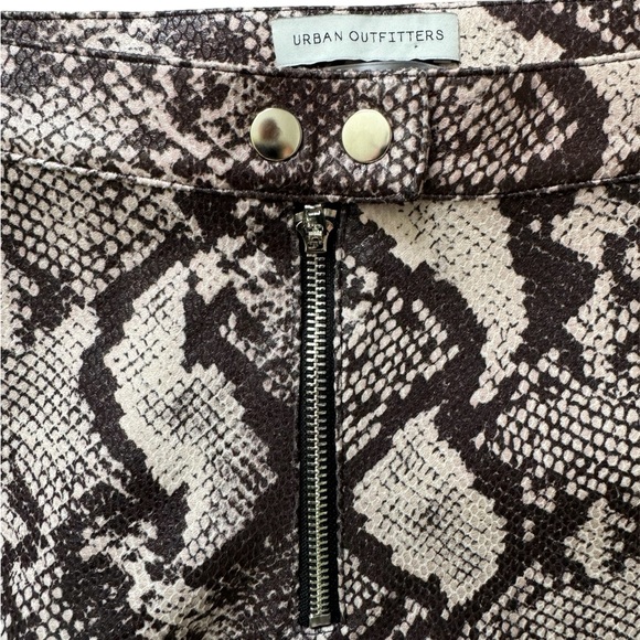 Urban Outfitters UO Maia Soft Faux Leather Snakeskin Pants, Size 2 - Picture 4 of 6